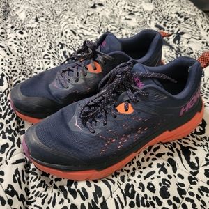 Hoka Women’S Challenger Atr 6 size 9.5